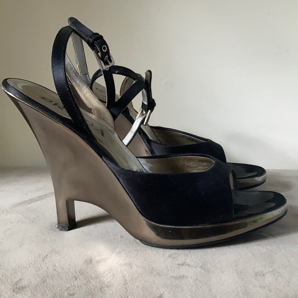Prada vintage heel size 39